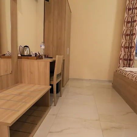 Vivi 5 Terre 4* Специя